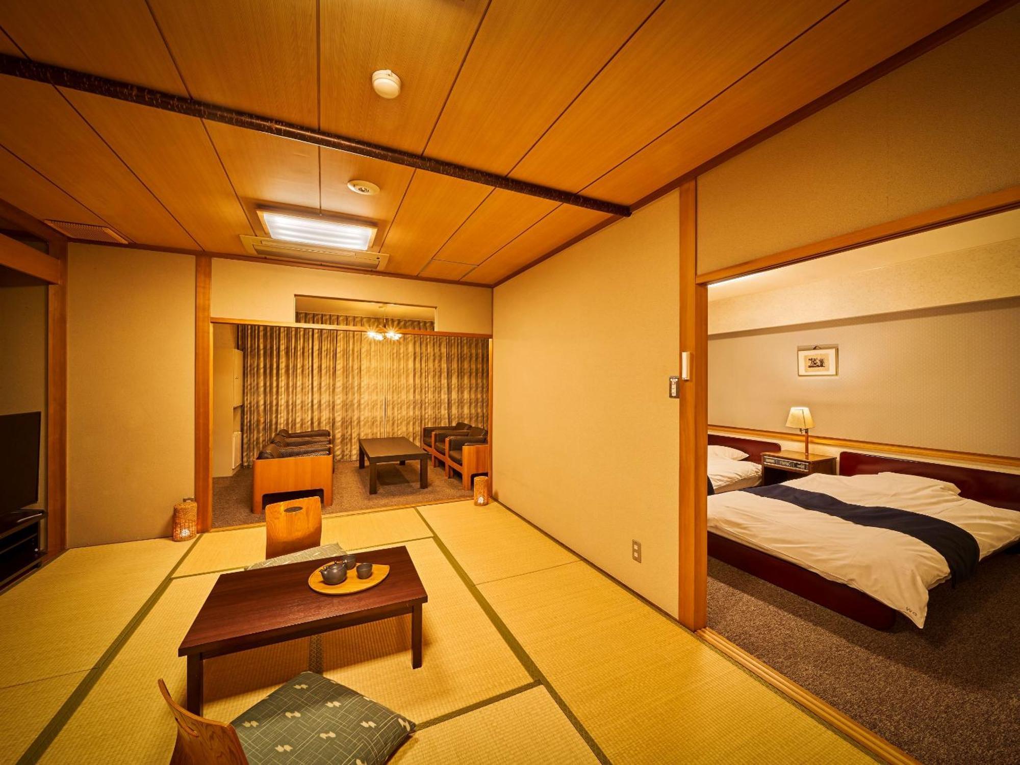 Hotel Ooedo Onsen Monogatari Dogo Matsuyama  Esterno foto