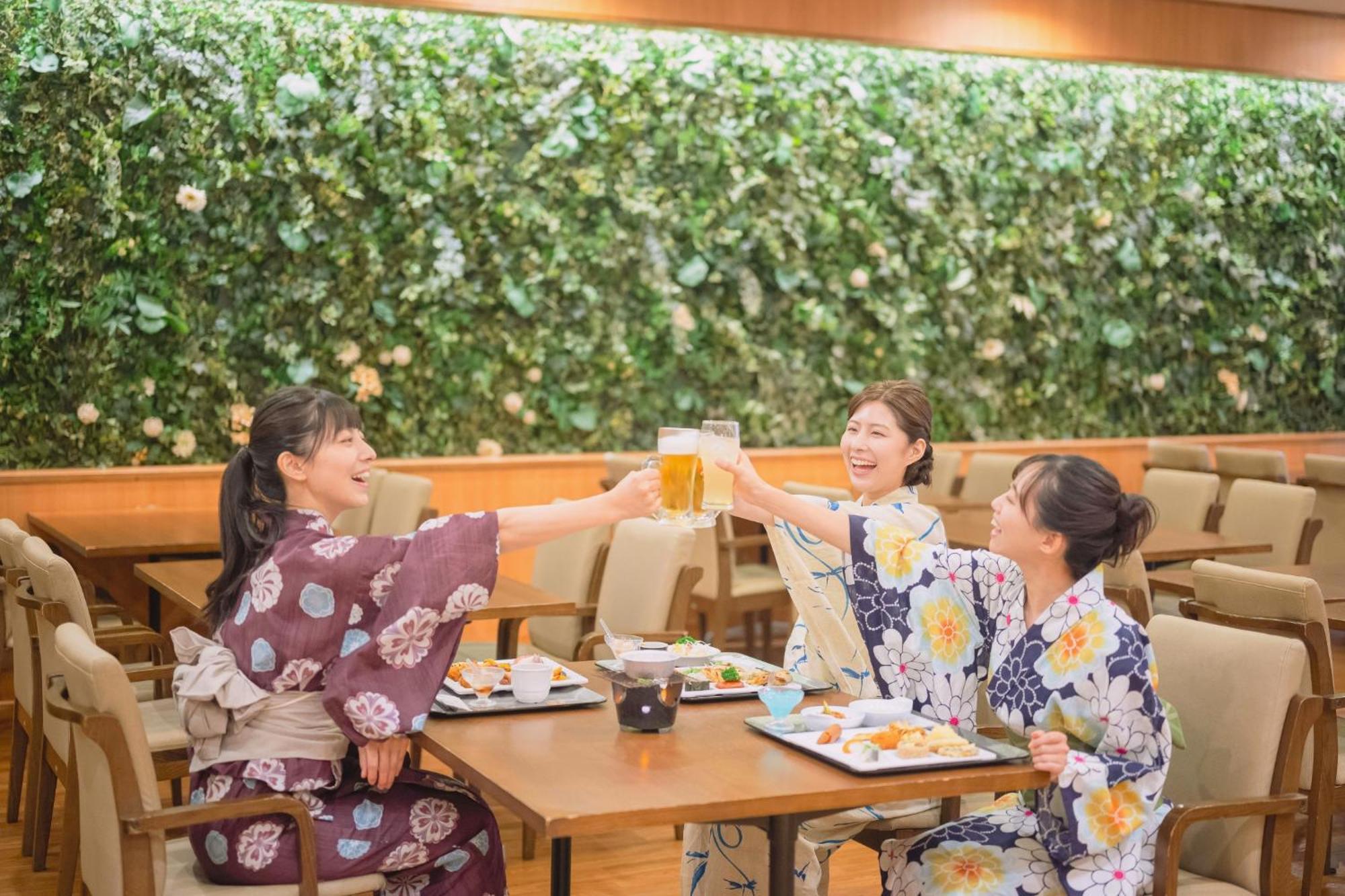 Hotel Ooedo Onsen Monogatari Dogo Matsuyama  Esterno foto